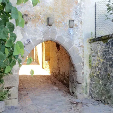 3 St Pierre * Availles-Limouzine