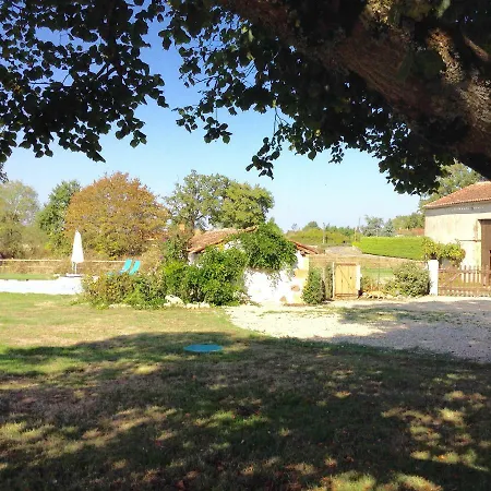 3 St Pierre * Availles-Limouzine